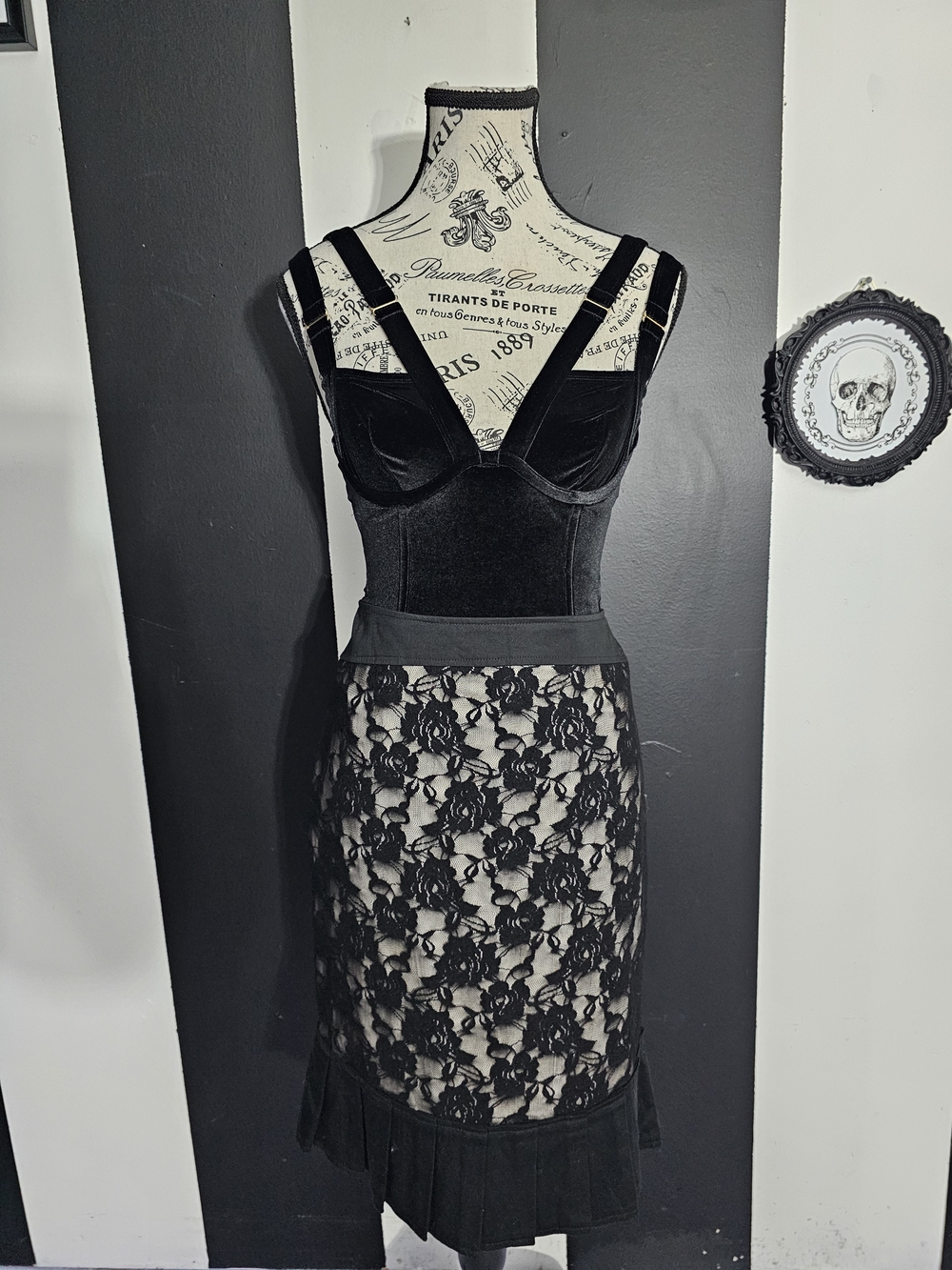 Romantic Lace Gothic Skirt